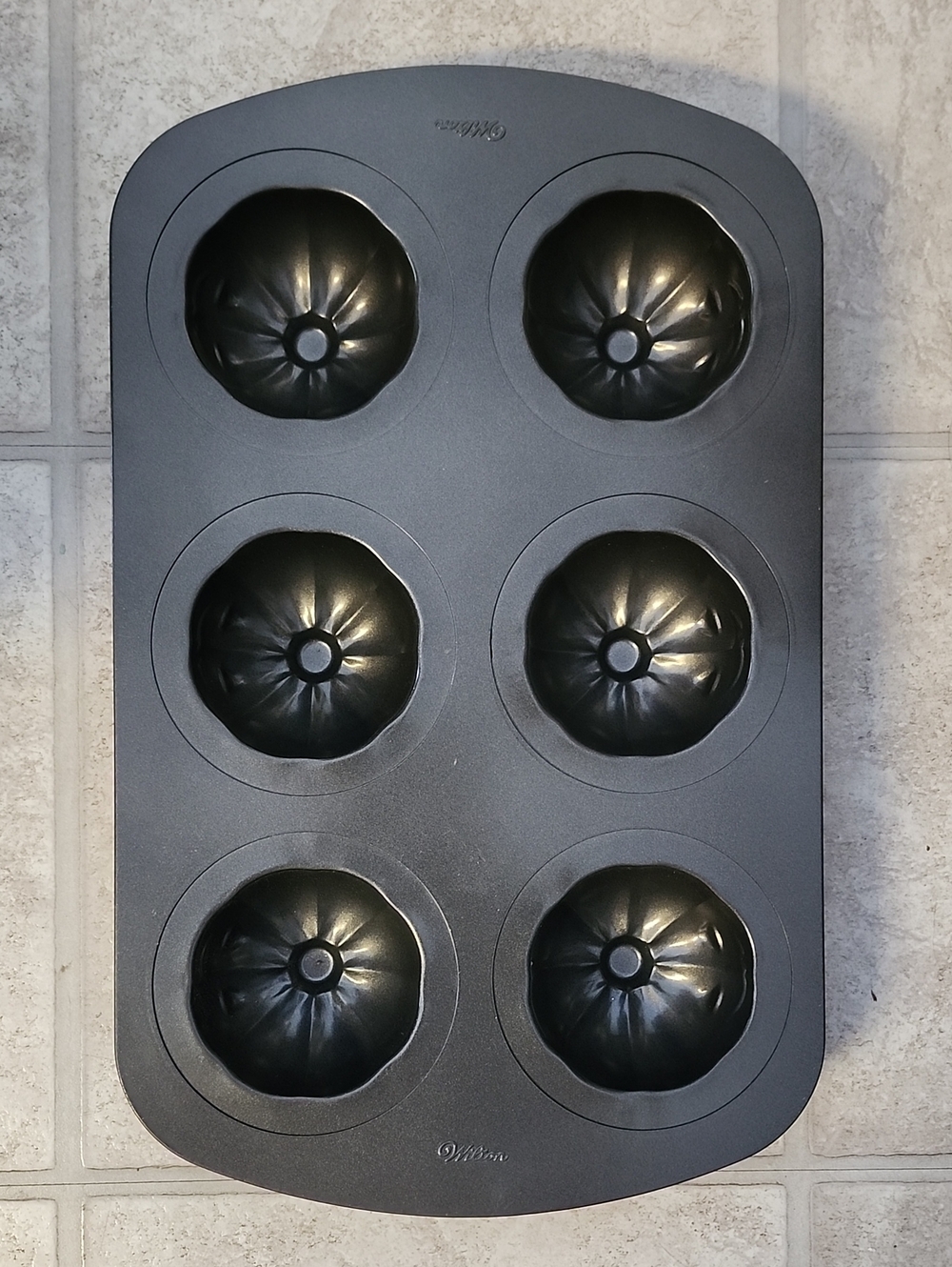 Wilton Black 6-Cavity Bundtlette Jack O Lantern Baking Pan